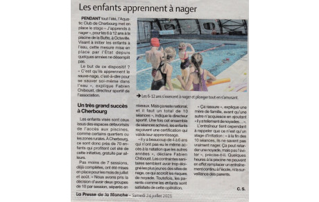 Les enfants apprennent à nager